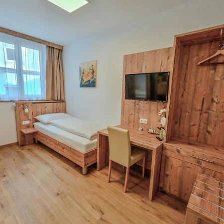Hotel "City Rooms Wels" エクステリア 写真