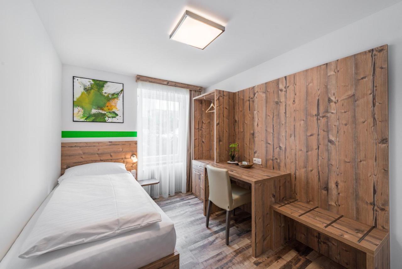 Hotel "City Rooms Wels" エクステリア 写真